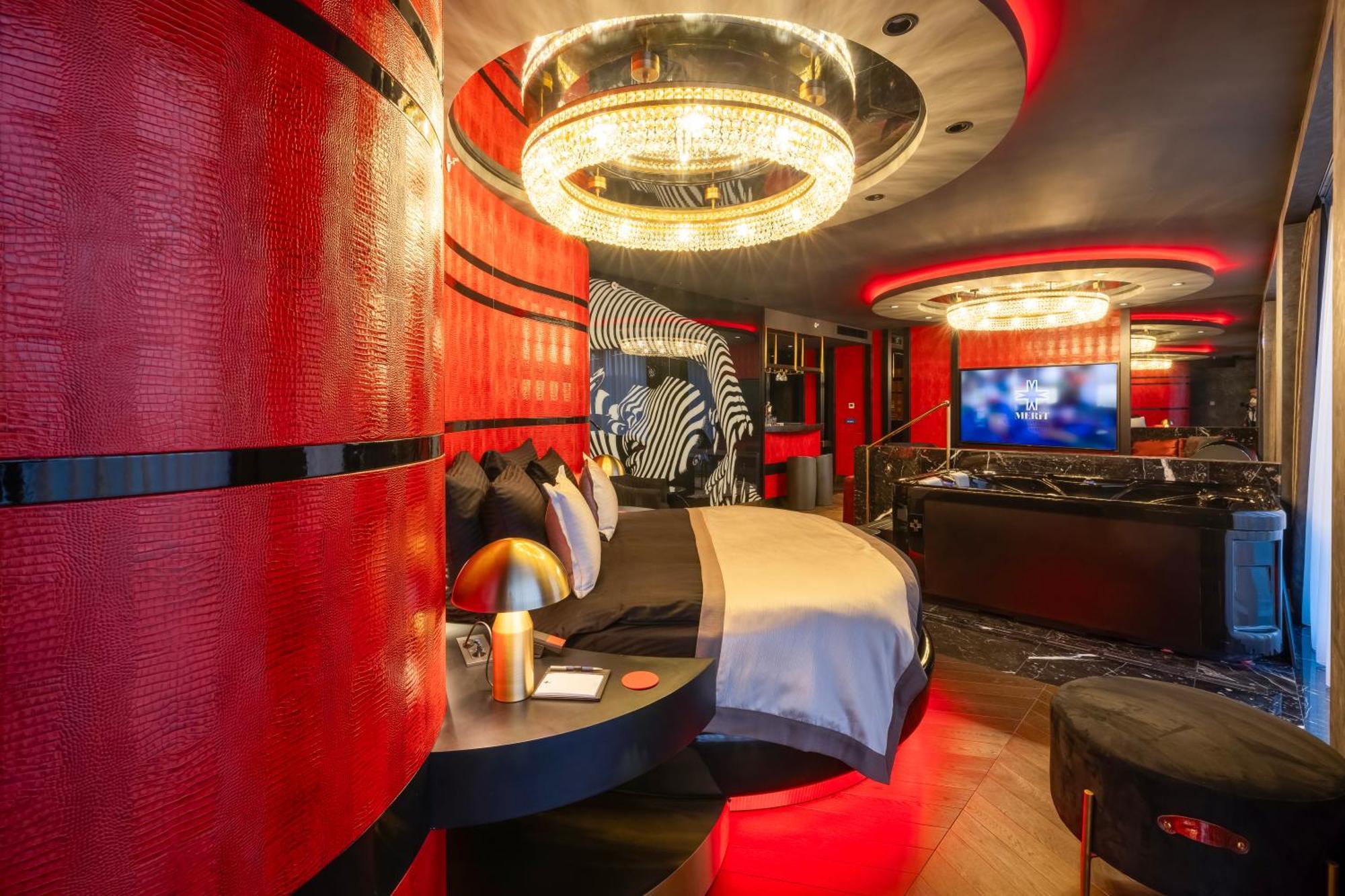 Merit Starlit Hotel & Residences Будва Екстериор снимка