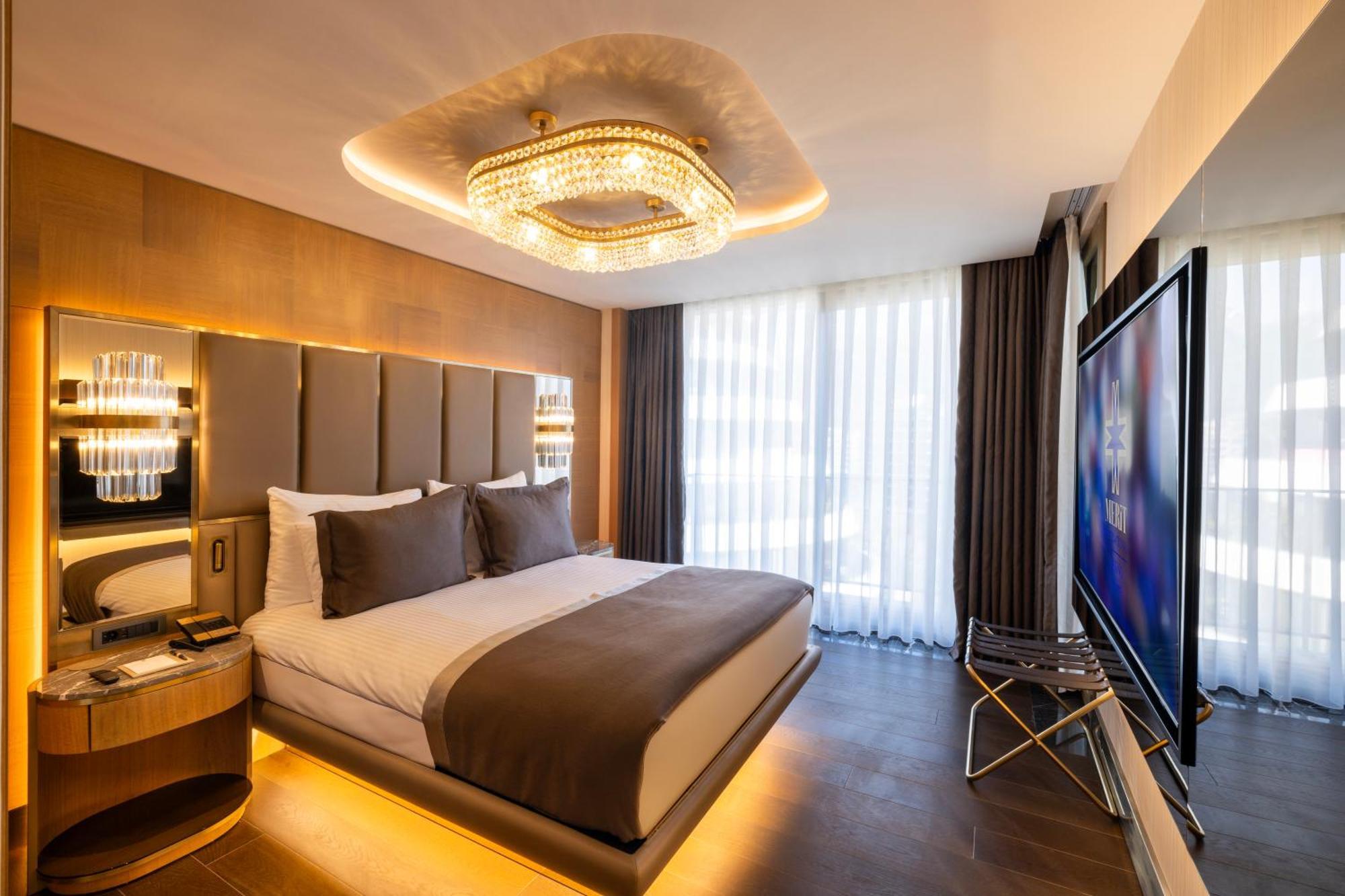 Merit Starlit Hotel & Residences Будва Екстериор снимка