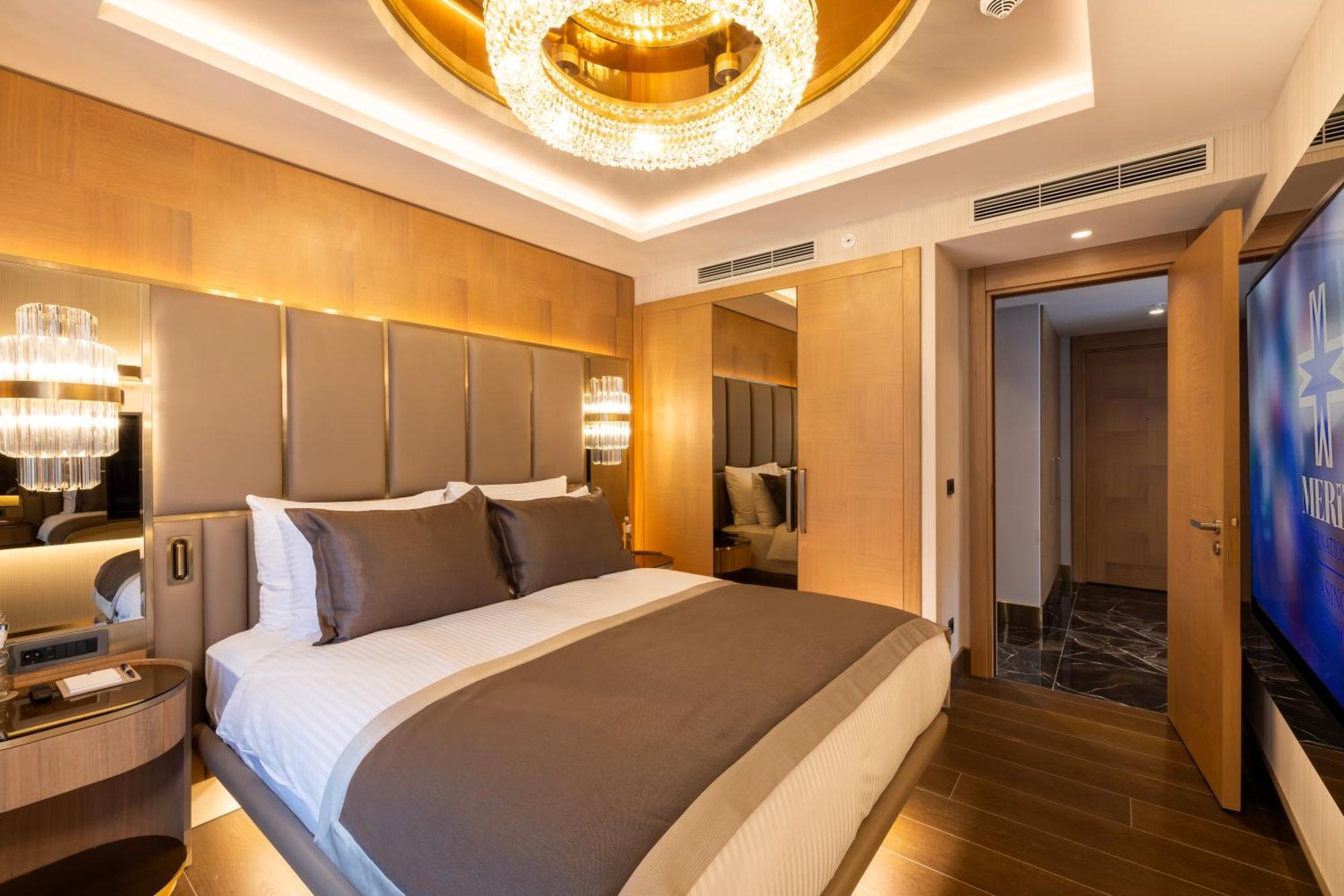 Merit Starlit Hotel & Residences Будва Екстериор снимка