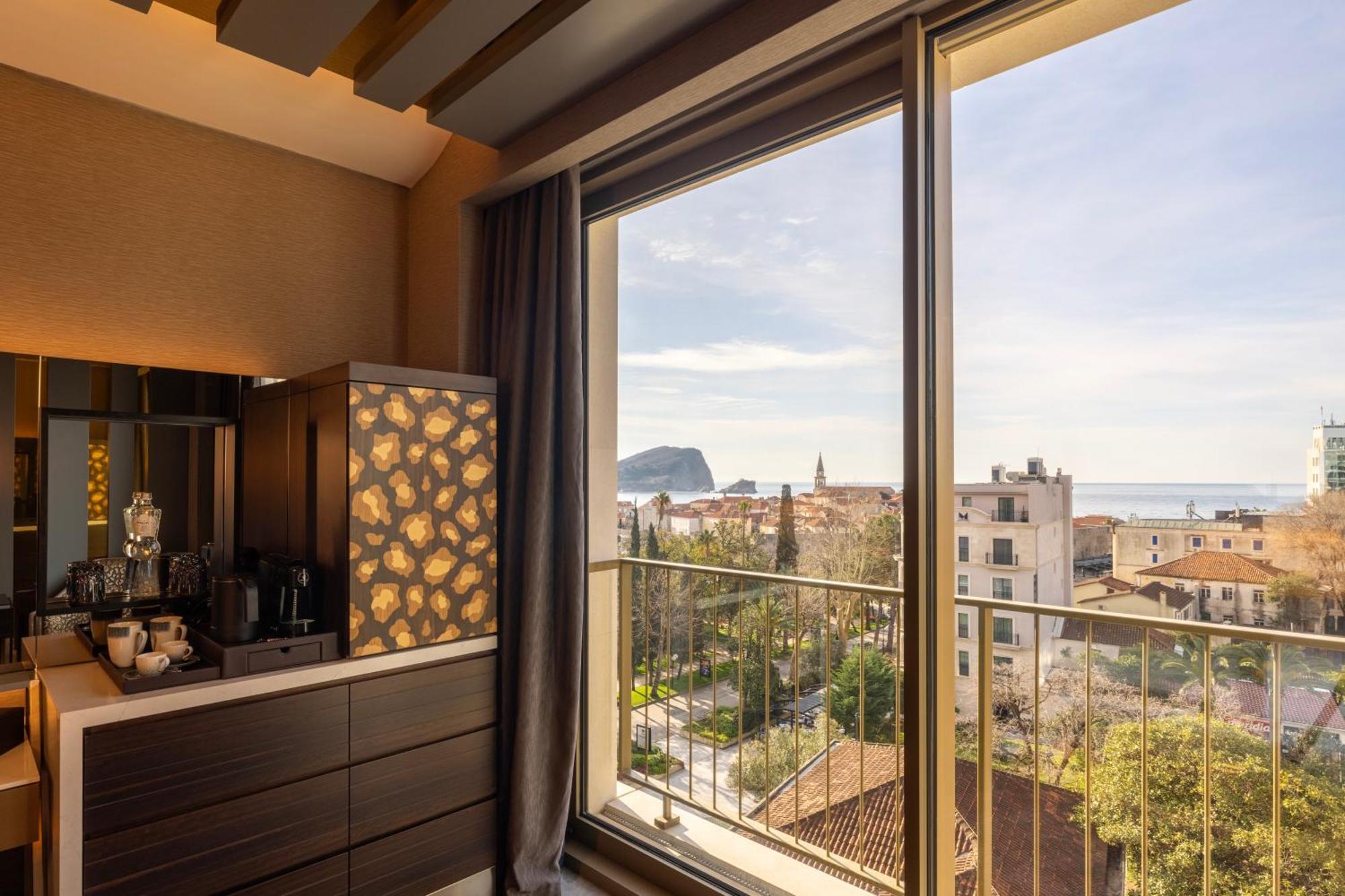 Merit Starlit Hotel & Residences Будва Екстериор снимка